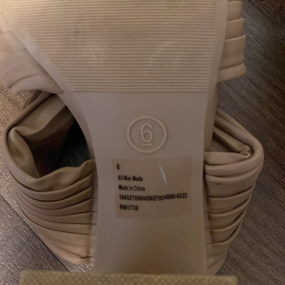 Tan block heel - Picture 3 of 5